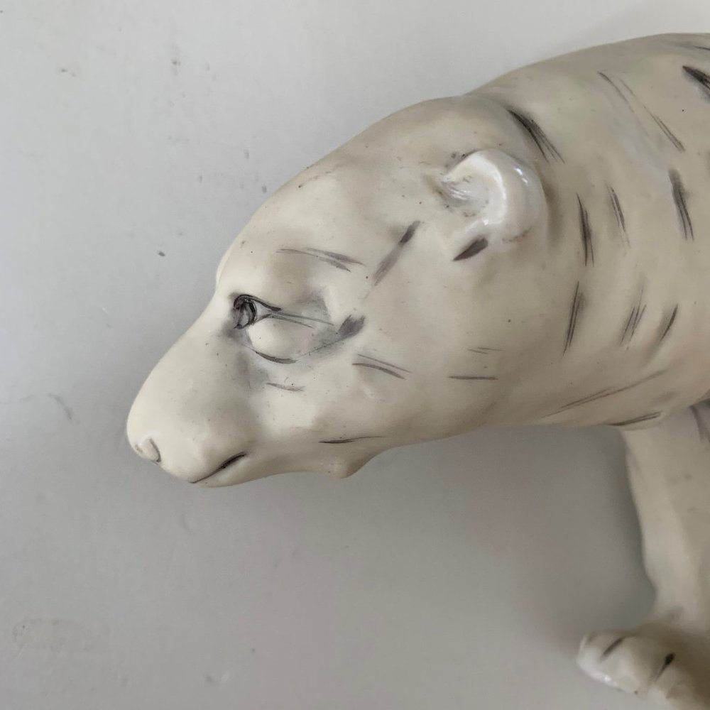 VINTAGE CERAMIC Polar Bear Figurine - Picture 6 of 8